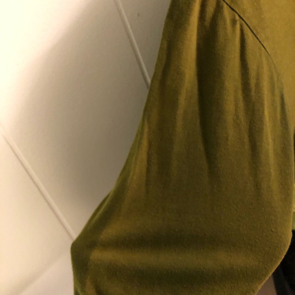 Dragonfly Olive Green Sunburst 3/4 Sleeve Top Small - Picture 4 of 7